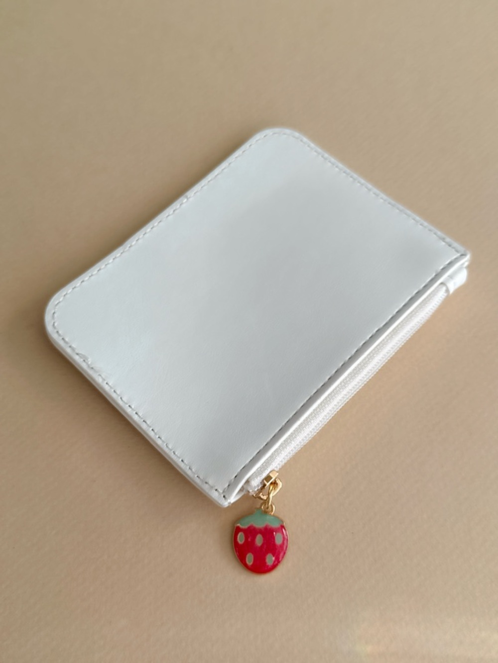 Strawberry Print Card Wallet - White - Picture 6 of 6